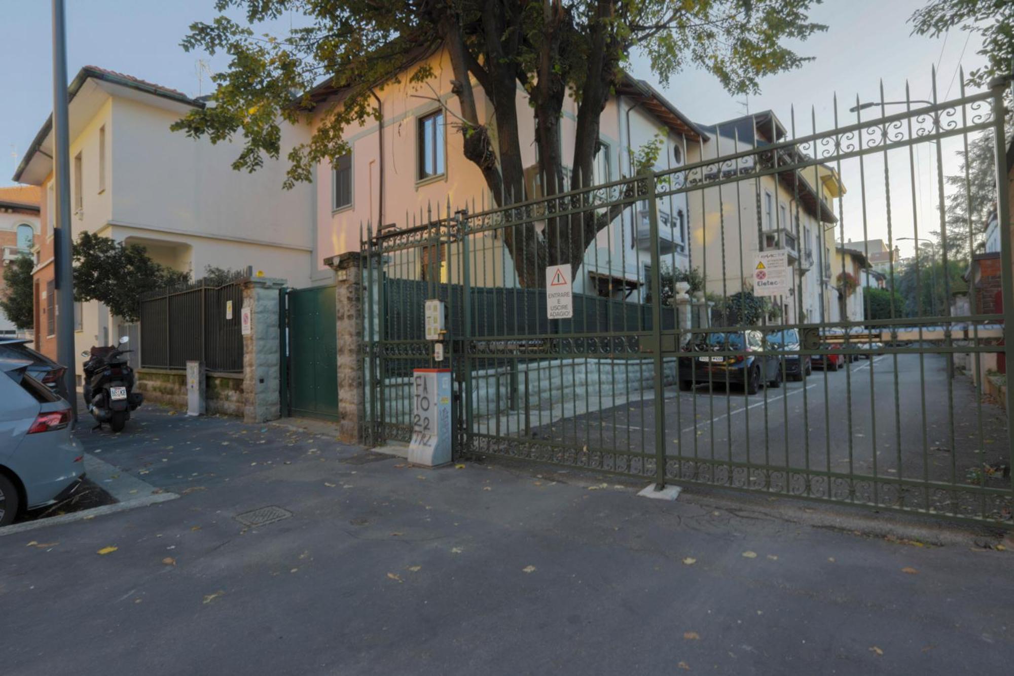 Fiera Milano-City Life Free Parking Villa Anglia' S Bridge Bagian luar foto